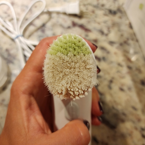 CLINIQUE SONIC SYSTEM Purifying Cleansing Brush - Picture 4 of 9